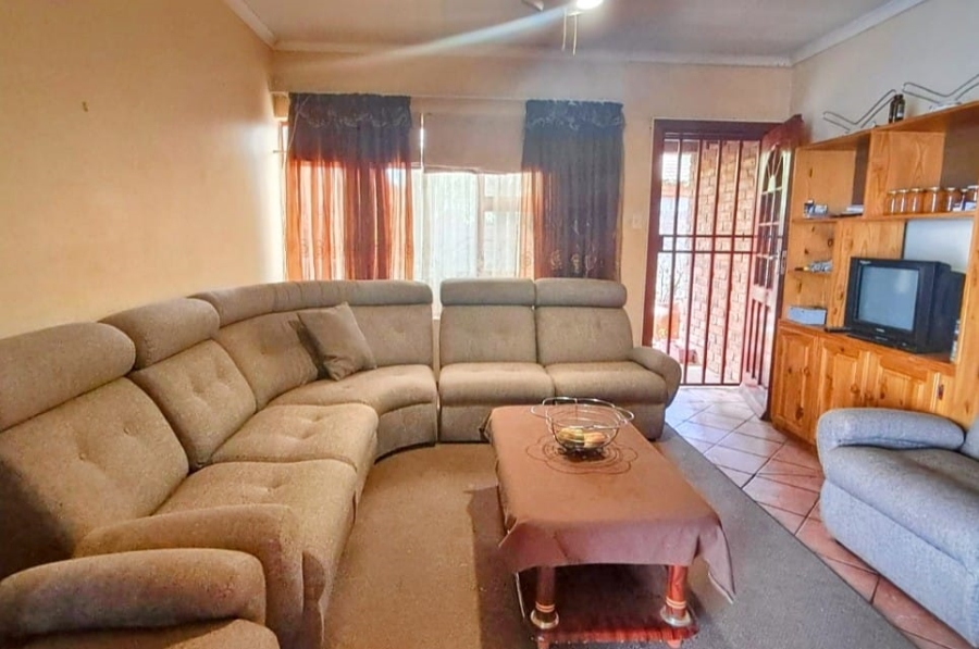 3 Bedroom Property for Sale in Langenhovenpark Free State